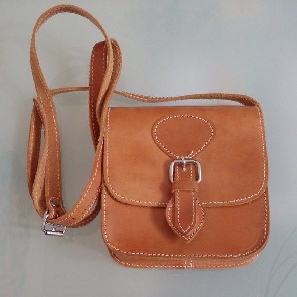 Source Unknown Handbags - Small Square Tan Leather Purse - Sturdy Quality!